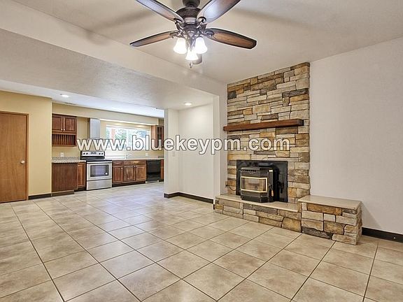 4th image of 1417 NE 68th St #B