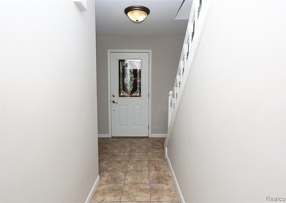 2301 Walnut Lake Rd, photo 8