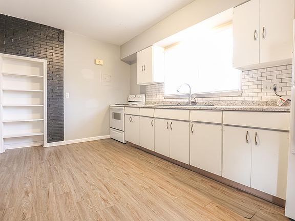5th image of 115 S 38th Ave #12