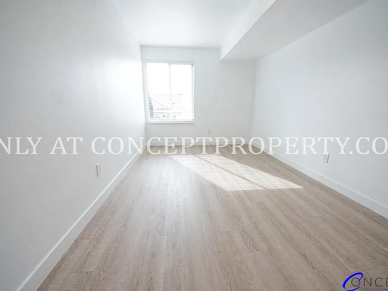 Avenue View Apartments — Photo 61