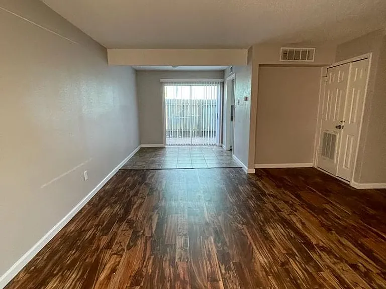 Bridge City Apartments — Photo 37
