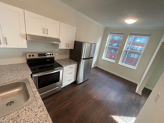 2nd image of 386 Parkway Dr NE #203
