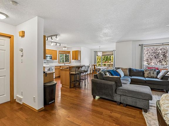 3rd image of 8 E Fairways Pl NW