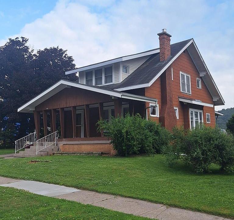 1st image of 111 E Wisconsin STREET