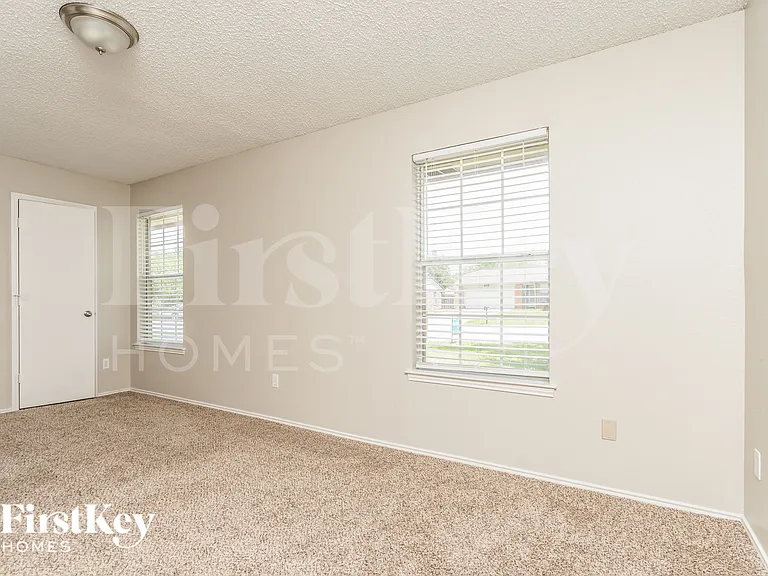 606 Plainview Dr — Photo 13