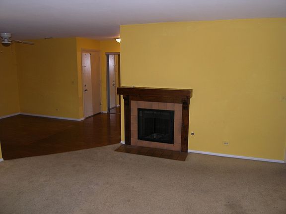 2nd image of 2730 Northampton Dr APT A2