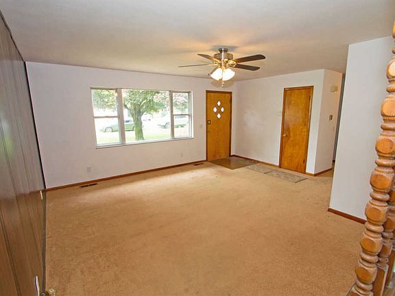 4th image of 108 Evergreen Blvd