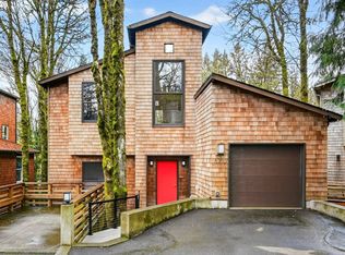 5733 SW Salmon St, Portland, OR 97221