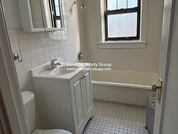 2nd image of 800 Washington St APT 2