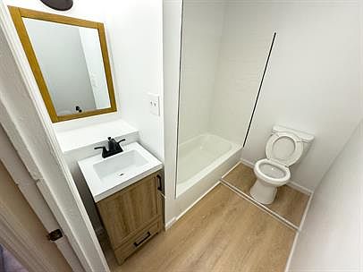 2nd image of 428 Liberty St APT 2A