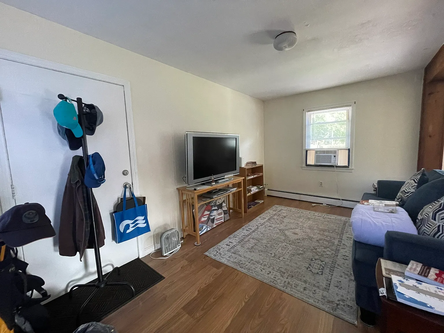 2 bed, 1100 sqft, $2,200 — Photo 3