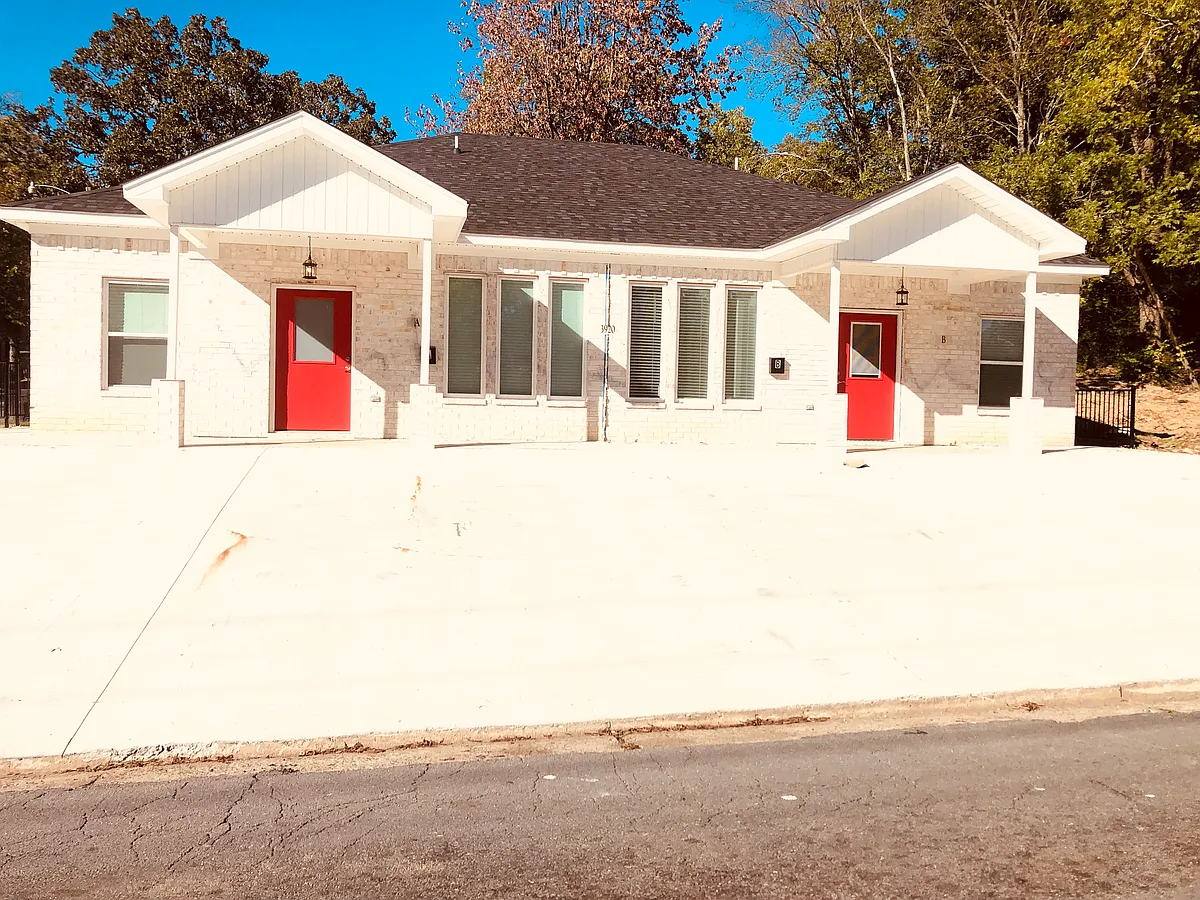 Building Photo - 1705 S Cedar St #A