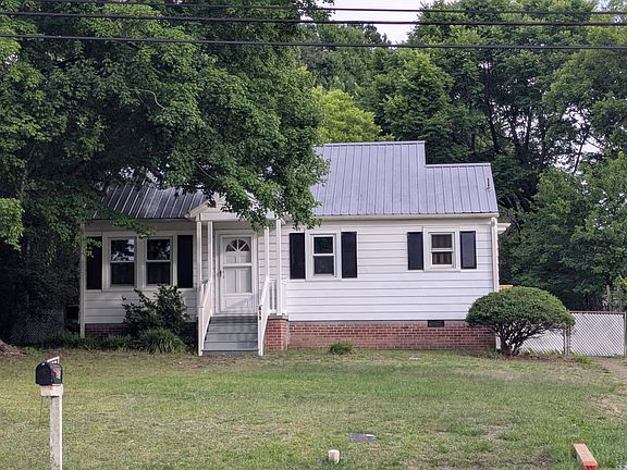 2nd image of 813 E Haggard Ave