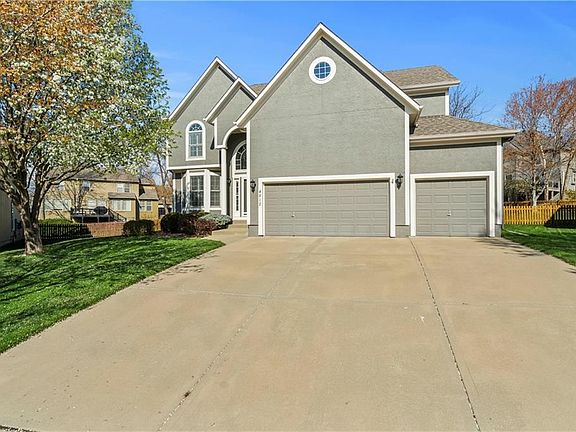 2nd image of 4812 W 158th Pl