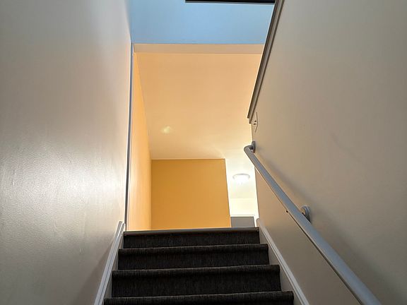 3rd image of 295 Redstone Hill Rd APT 24