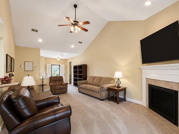 5th image of 146 Fairethorne Dr