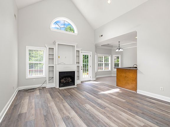 5th image of 1825 Beachforest Way