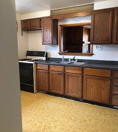 3rd image of 926 Dover Dr