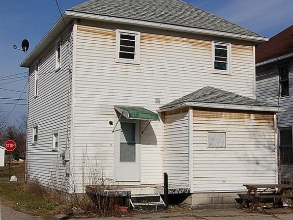 2nd image of 472 Park Blvd