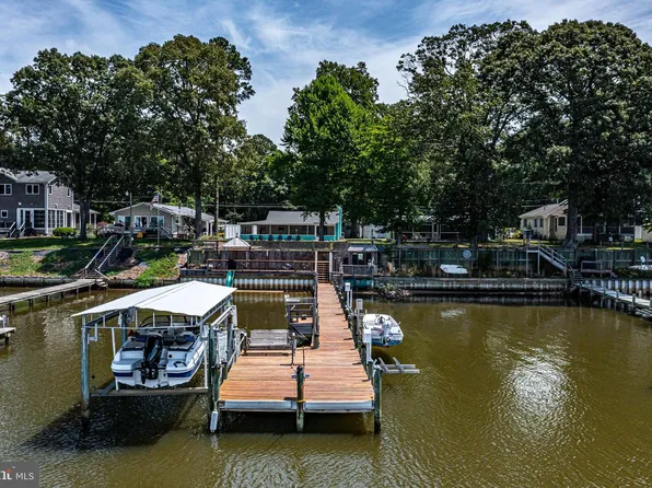 1131 Point Anne Dr, Hartfield, VA 23071