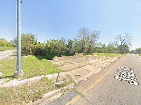 5th image of 2533 3rd St Lot 3