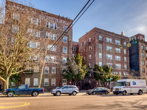 224 Highland Boulevard image 8 of 10