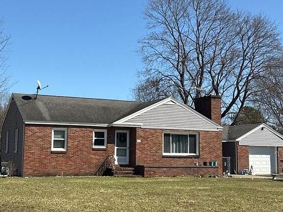 3rd image of 11 Castle Rd