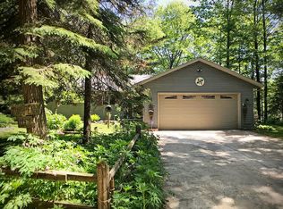 W10159 W Oak Ridge Ln, Gresham, WI 54128
