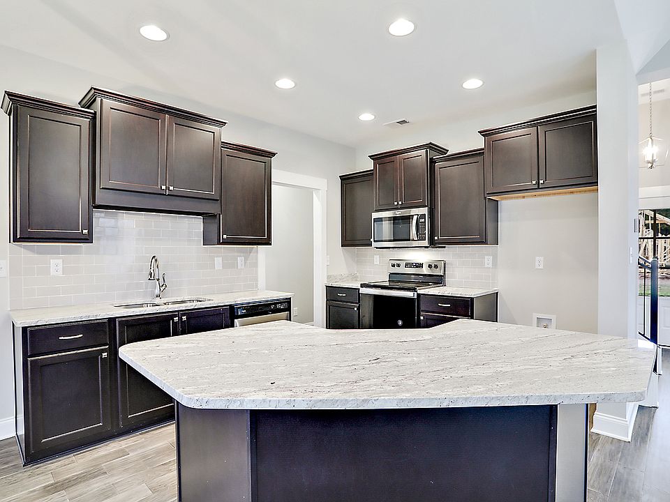 1st image of 3701 Carolines Way