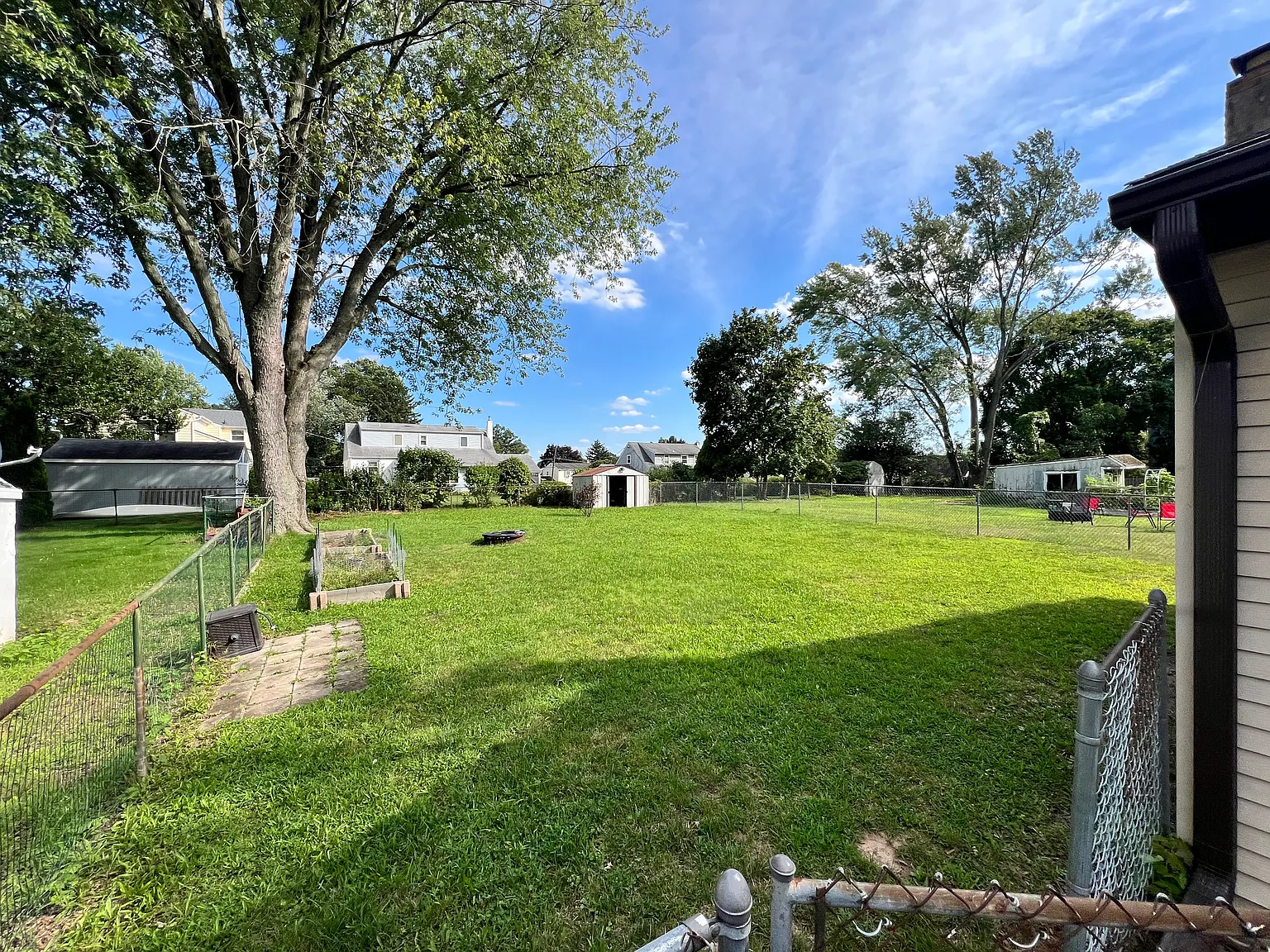 3 bed, 1218 sqft, $3,100 — Photo 4