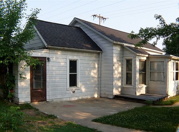 front view  off alley from Cedar