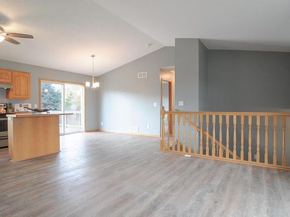 3rd image of 38308 Coventry Dr