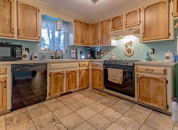 3rd image of 2357 Amity Ave