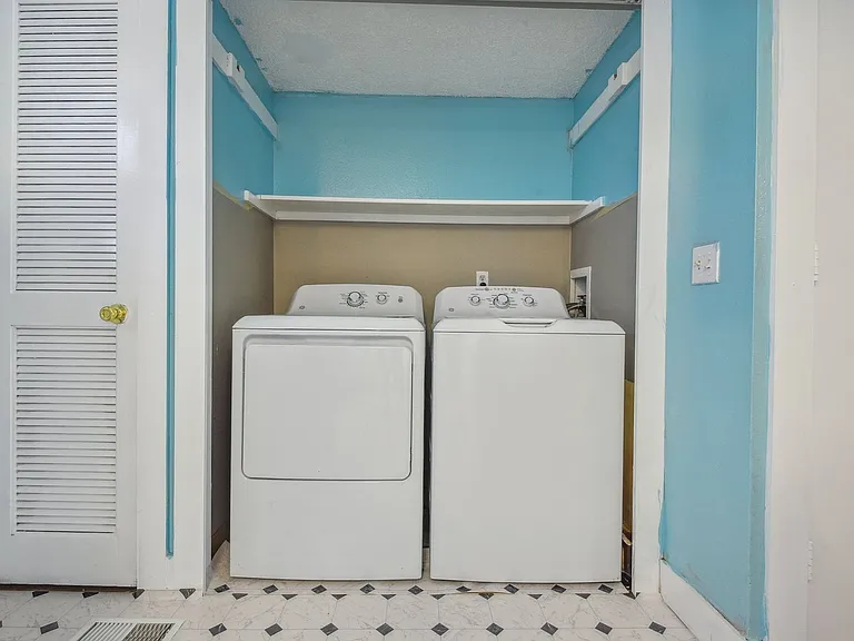 8218 Washington St #6 — Photo 22