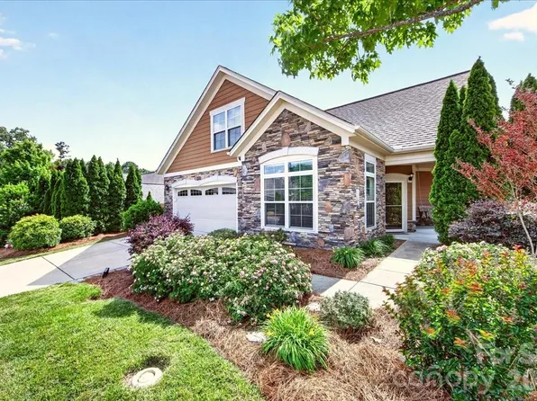 1301 Haywood Park Dr, Waxhaw, NC 28173