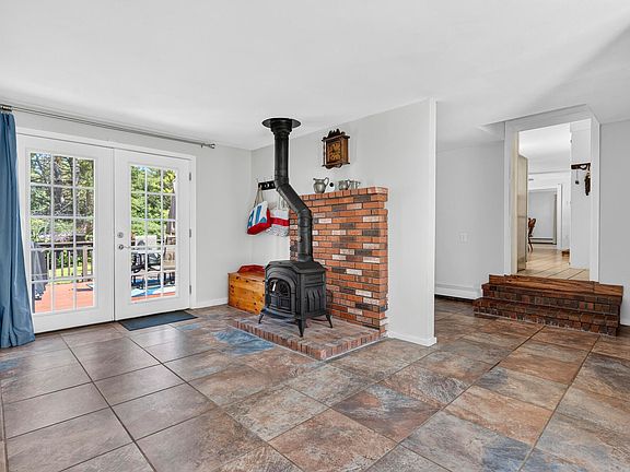 2nd image of 141 Fickett Road