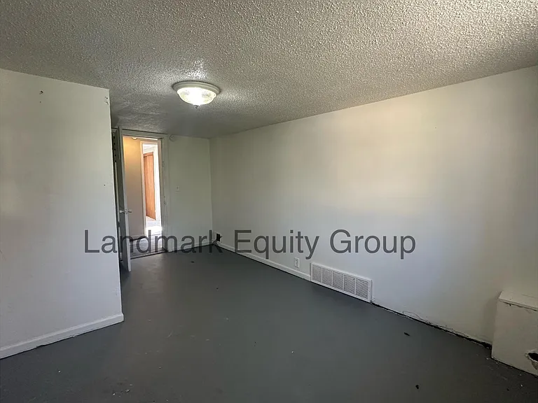 14048 E 56th St — Photo 5