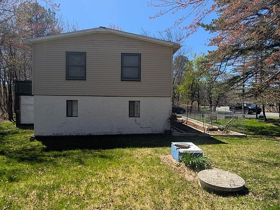 4th image of 1514 Clover Rd