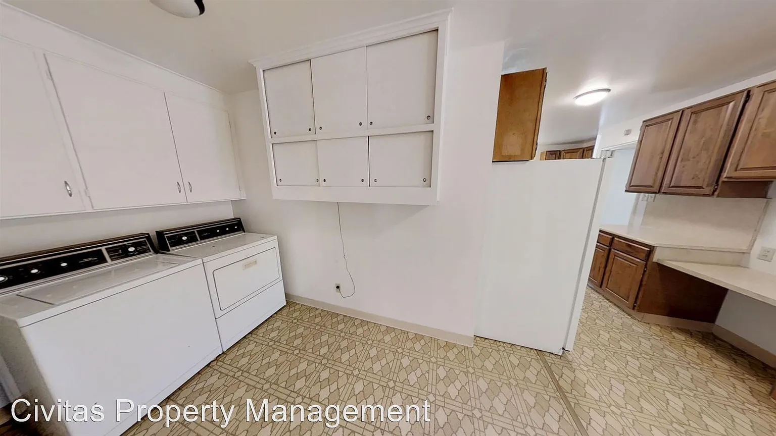 20725 Scofield Dr photo 1