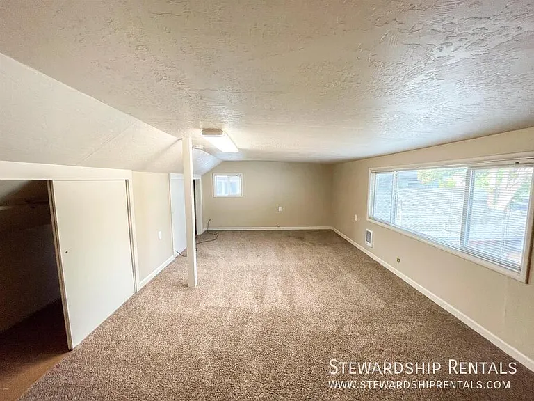 942 E 18th Ave #15 — Photo 11