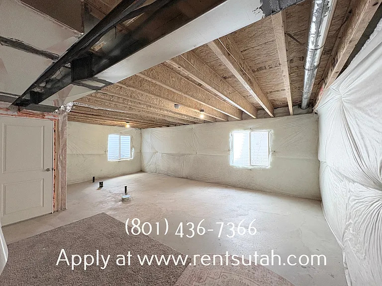 647 W Raintree Ln — Photo 38