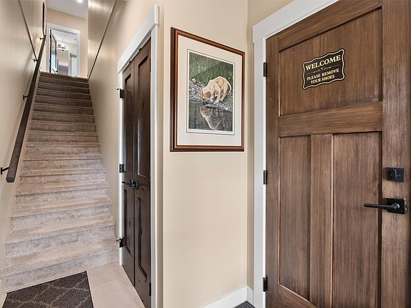 4th image of 5050 Valley Dr #2