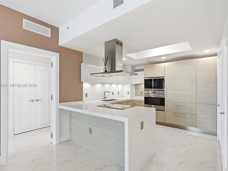 17301 Biscayne Blvd #1008 — Photo 11