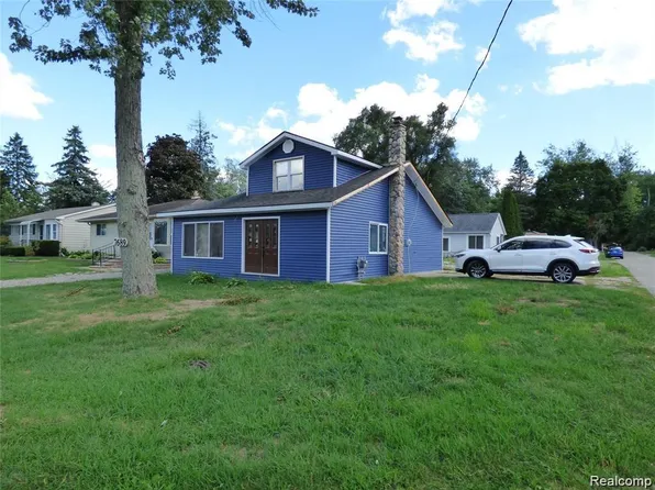 7689 Detroit Blvd, West Bloomfield, MI 48323