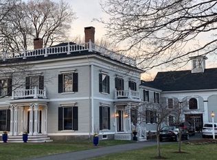 36 Summer St, Kennebunk, ME 04043