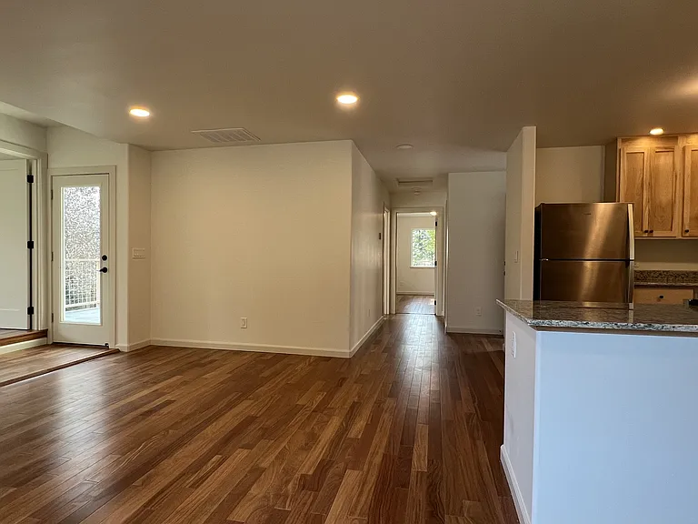 537 Bayside Rd — Photo 7