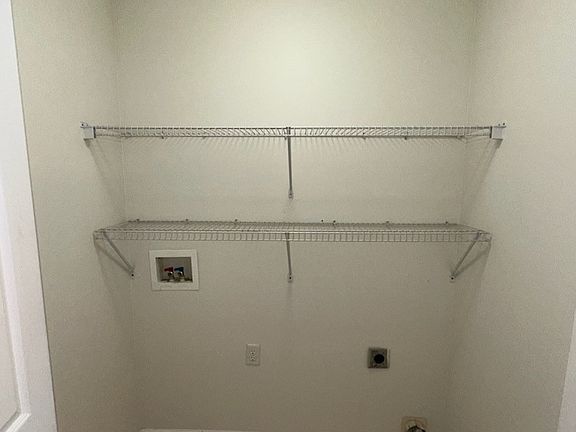 4th image of 260 Sandalwood Cir
