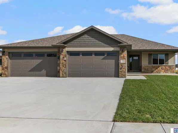 9200 Green Valley Ln, Lincoln, NE 68516