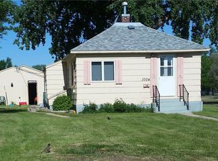 1004 S Main St, Redfield, SD 57469