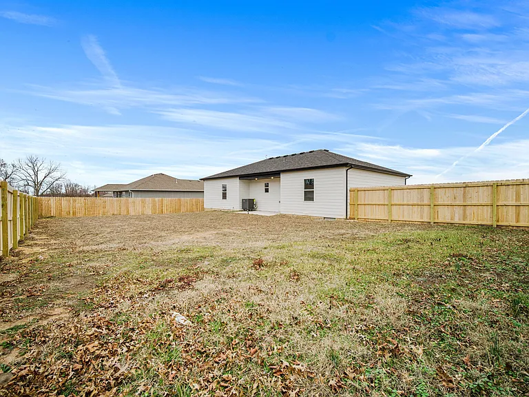 655 E Forest St — Photo 39